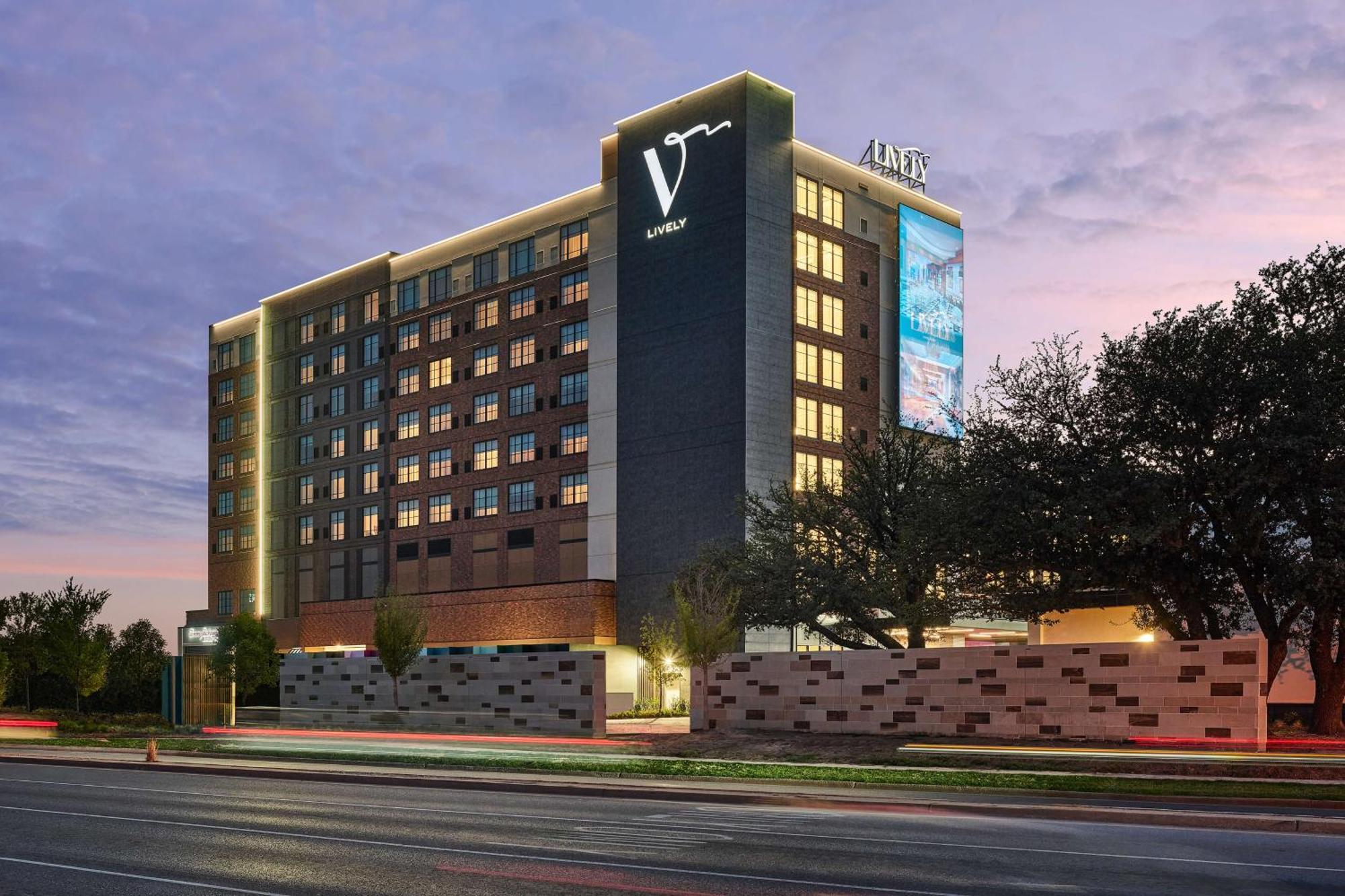 Lively Hotel On Oak Oklahoma City, Tapestry By Hilton Dış mekan fotoğraf